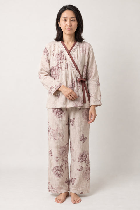 Butterfly Garden Sleep Set 'Botanchou' – cream women's sleep set with butterfly and peony print and side-tie top, Japanese style pyjamas, front view on model