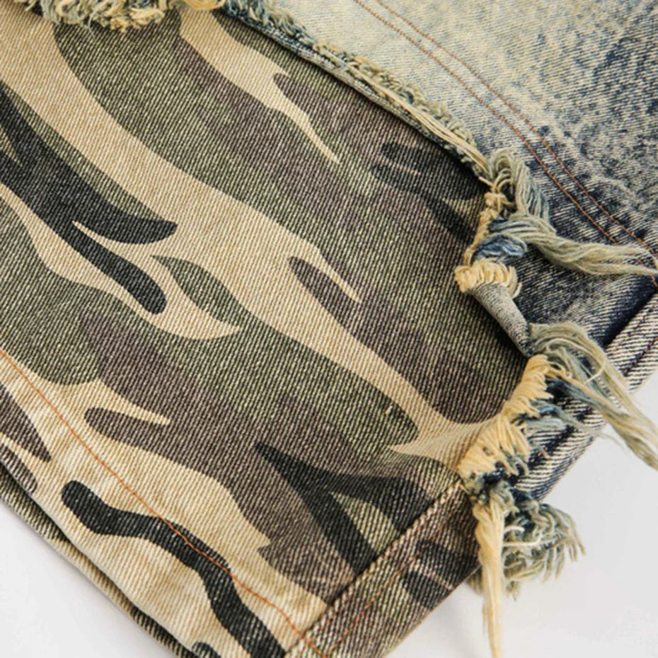 Camo Cuff Denim Shorts 'Meisai' – close-up detail of the camo cuff and washed denim