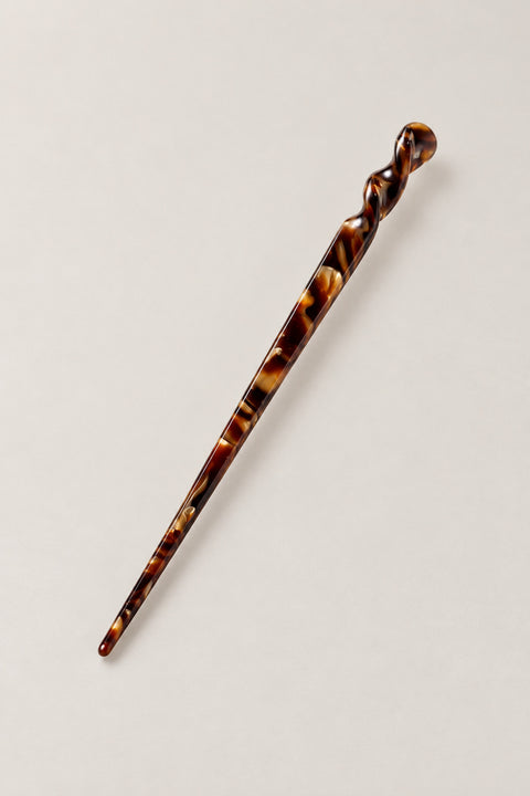 Japanese Hair Sticks – brown tortoiseshell-effect resin hair stick with turned finial, Japanese hair chopsticks, studio view