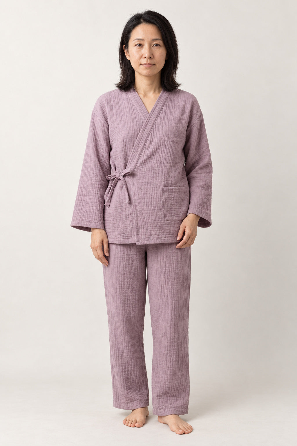 Lavender Crinkle Pyjama Set 'Fujigasumi' – lavender purple women's crinkle gauze pyjama set with side-tie wrap top, Japanese style loungewear, front view on model