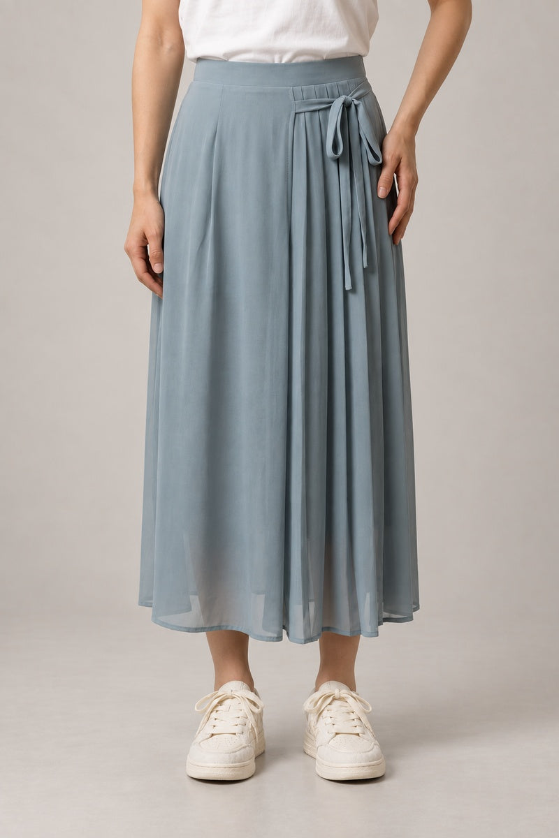 Long Pleated Hakama Culottes 'Kamenozoki' – pale blue long pleated hakama culottes with side tie, women's Japanese wide leg skirt-pants, front view on model