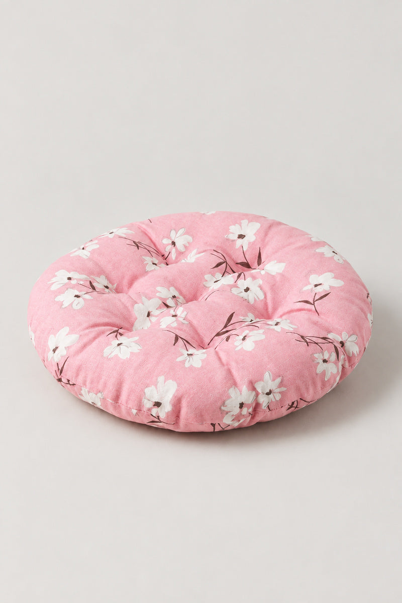 Printed Japanese Zabuton 'Garaza' – pink tufted round floor cushion with small cat faces print, Japanese zabuton floor cushion, studio view