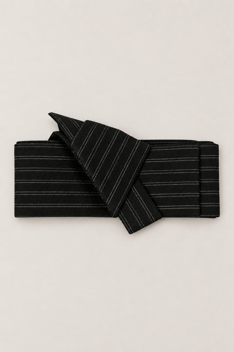 Yukata Obi Belt 'Tobishima' – black obi belt with white pinstripes in groups, narrow pre-tied Japanese obi belt with sewn knot and hidden adjustable closure, for kimono, yukata or jinbei, studio view